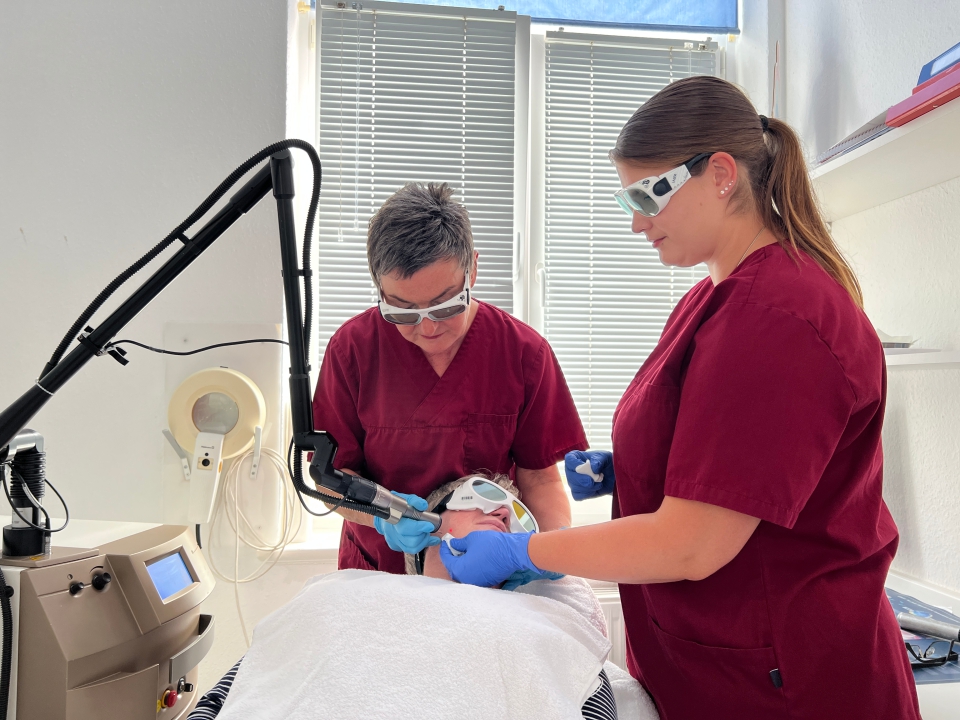 Foto von Hautarztpraxis Hameln, Dr. med. Anke Seidenschnur, Laser